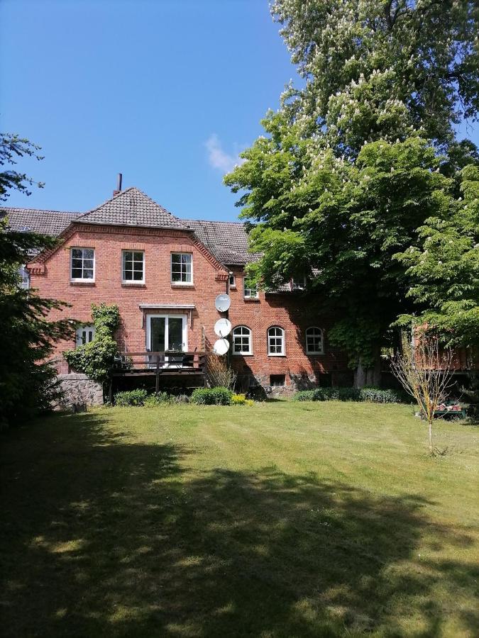 Gutshaus Daemelow Tussen Schwerin En Wismar Kültér fotó