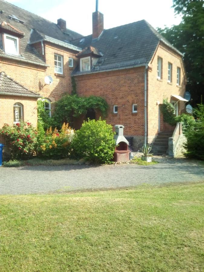 Gutshaus Daemelow Tussen Schwerin En Wismar Kültér fotó